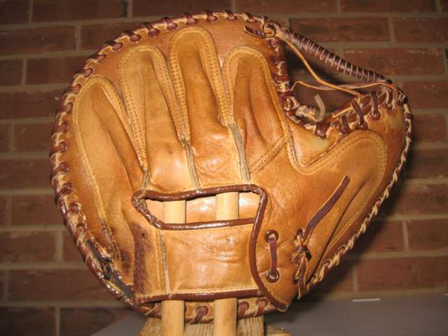 Mickey Livingston Rawlings 222 Back